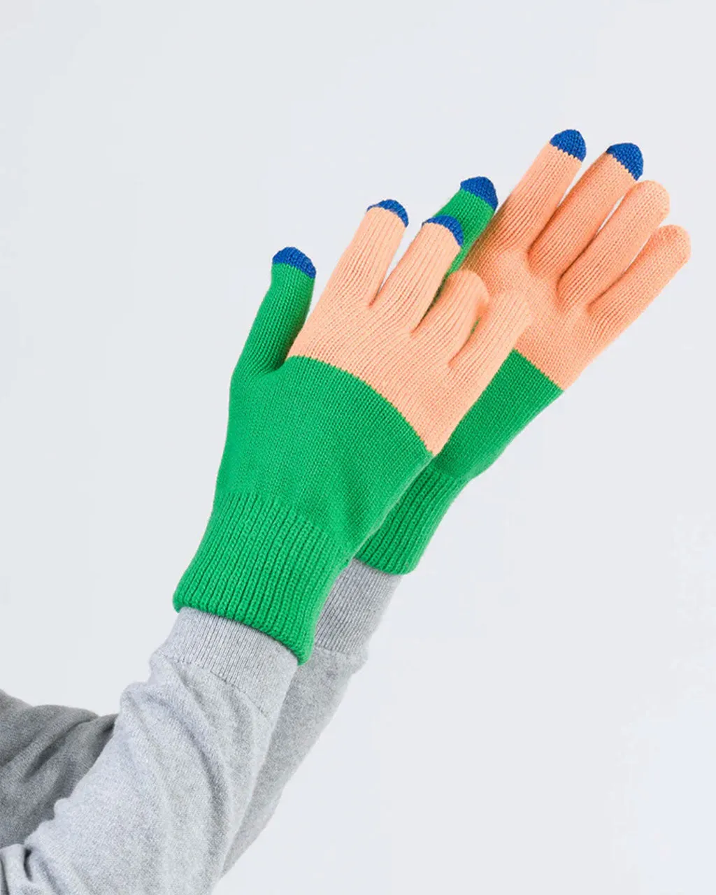 Touchscreen-Compatible Colorblock Gloves in Kelly Green and Peach