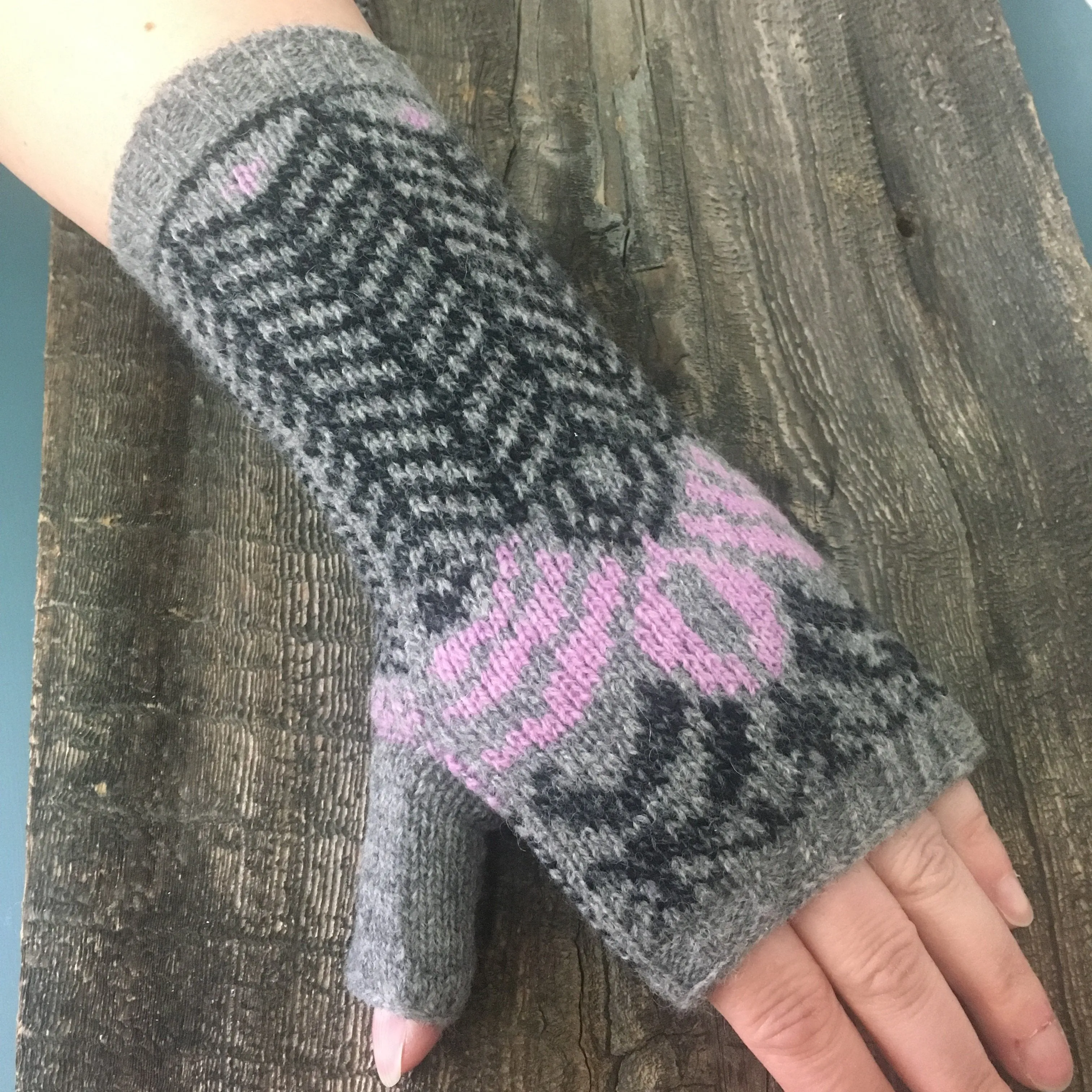 Fager Pattern Swedish Wrist Warmers