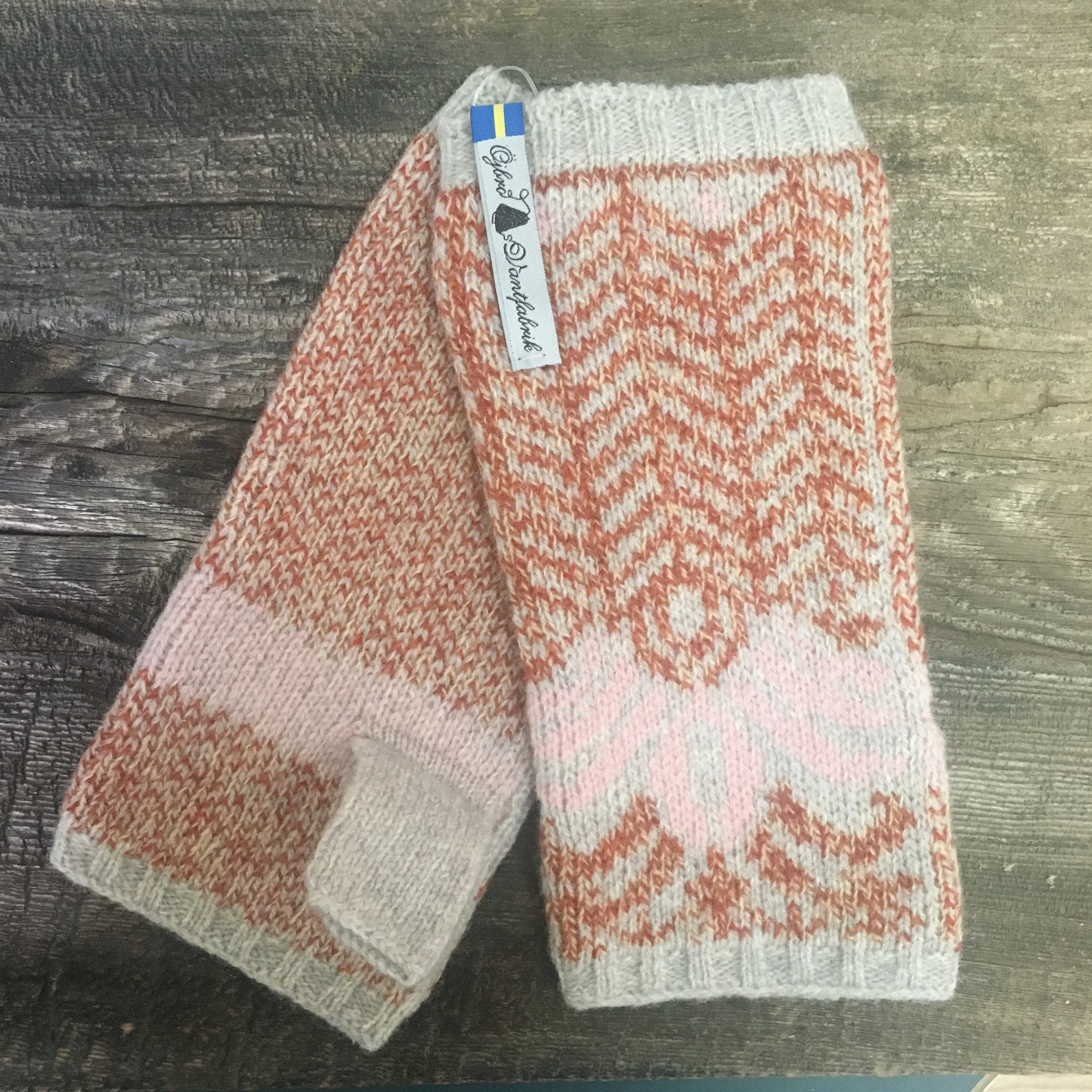 Fager Pattern Swedish Wrist Warmers