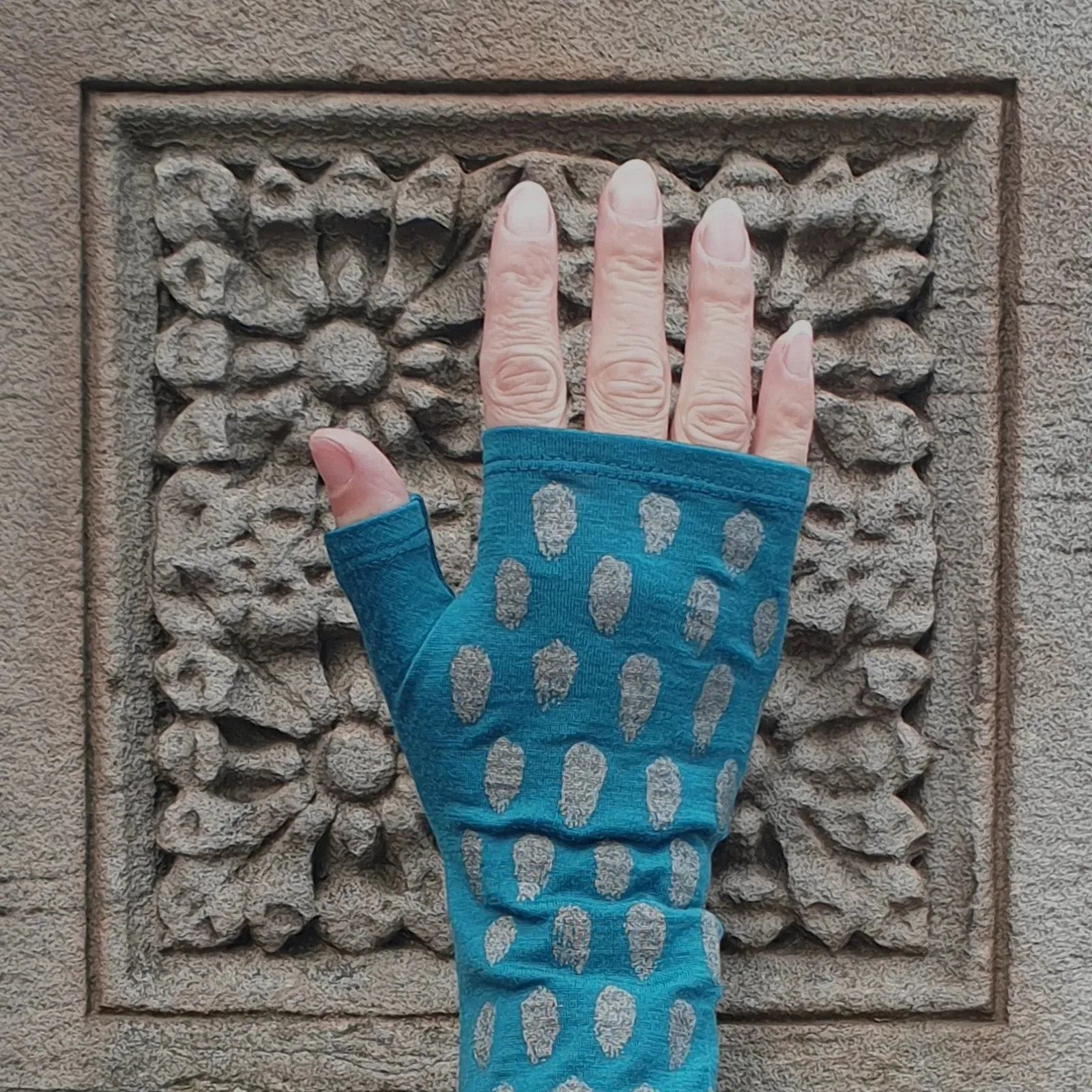 Kate Watts Regular Length Merino Glove - Fingerprints